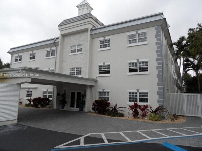 Foto del edificio - 1439 S Ocean Blvd
