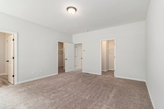 Building Photo - 387 Skylar Way SE