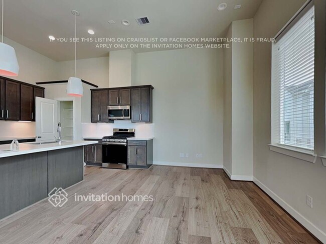 Foto del edificio - 716 Wilshire Brook Ln