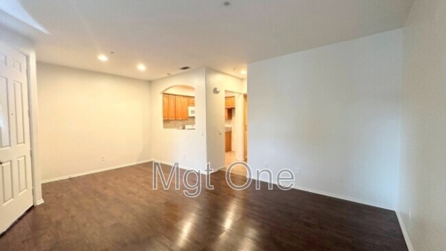 Foto del edificio - 5 Emory