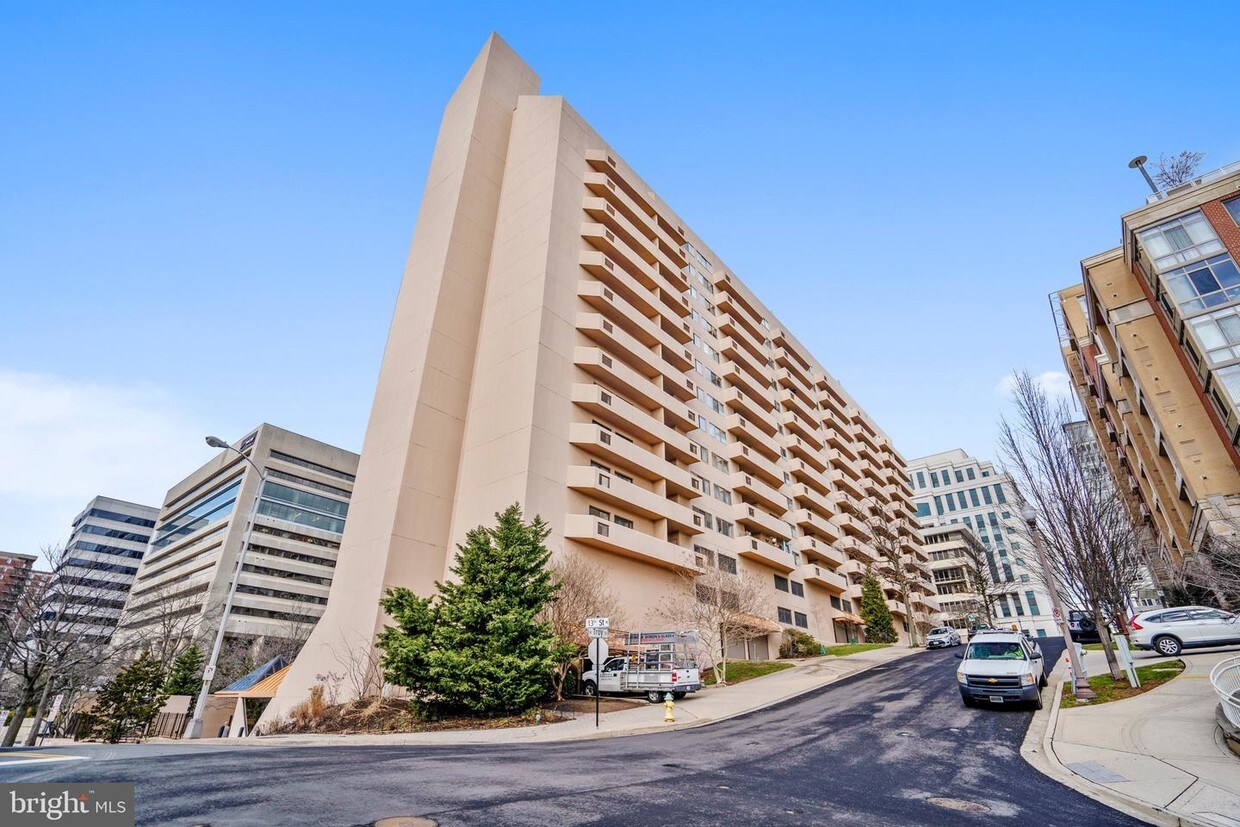 1301 N Courthouse Rd Unit 1408, Arlington, VA 22201 Condo for Rent in