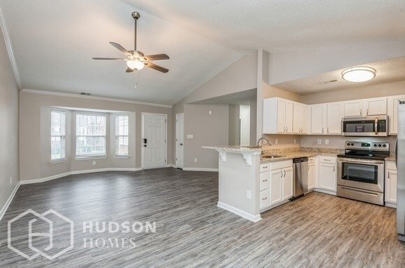 Foto del edificio - NOW AVAILABLE! - 11205 Amber Glen Dr, Char...