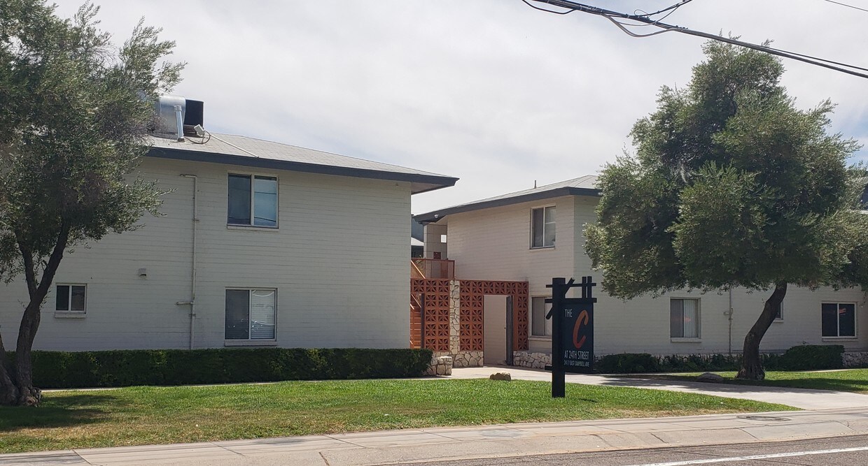 Foto del edificio - 2417 E Campbell Ave