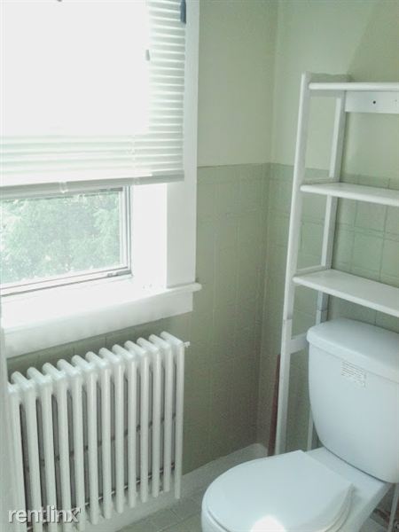 Building Photo - 300 Darrow Ave