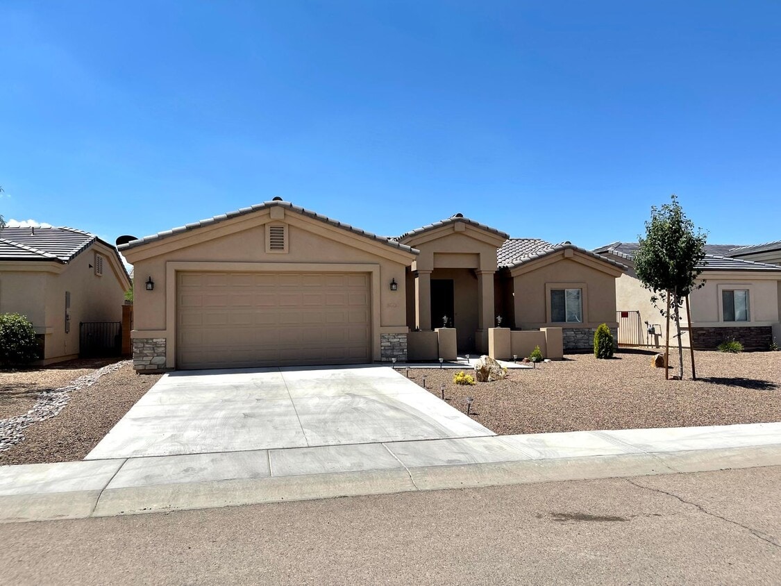 Primary Photo - Beautiful 3 Bedroom Home in Gated Community!