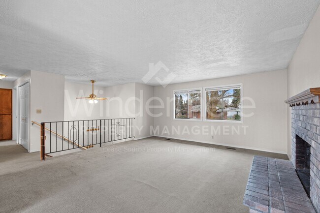 Foto del edificio - Beautiful Family Home ! Spring Special !! 50% Off first months rent.