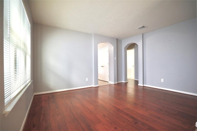 Building Photo - 19114 Yellow Thrush Dr