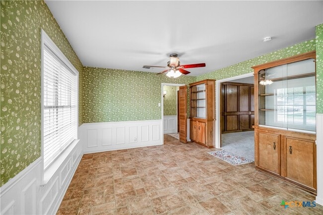 Building Photo - 608 Rosewood Dr