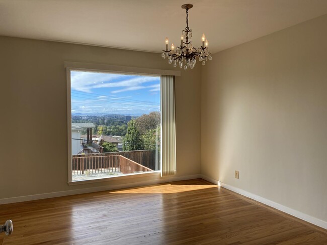 Foto del edificio - 346 Rolling Hills Ave