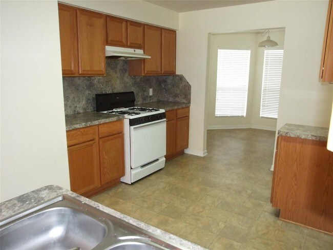 Building Photo - 2810 Kelly Brook TR