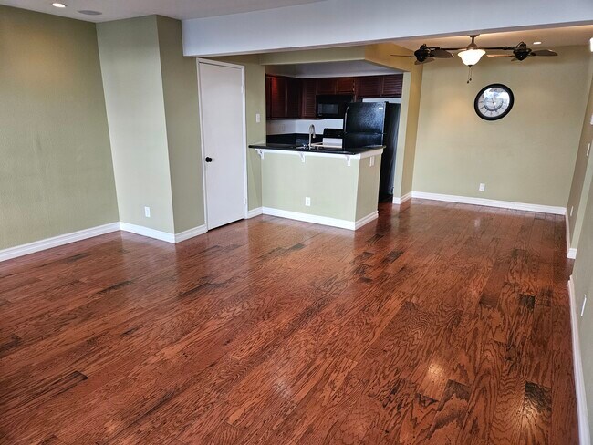 Foto del edificio - 2519 Chandler Ave