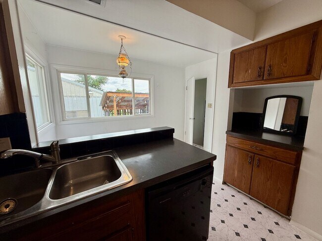 Foto del edificio - Ideally Located 3 Bed 1.5 Bath Spokane Hom...