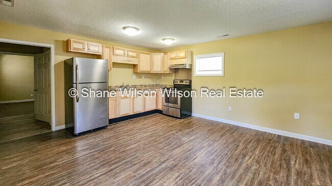 Foto del edificio - 804 Henderson Ave