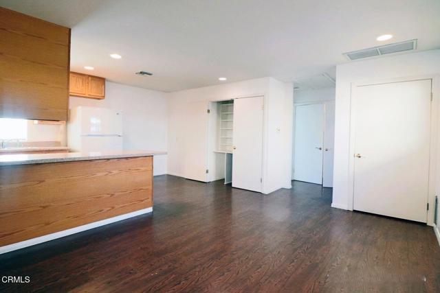 Building Photo - 3115 Dwight Ave
