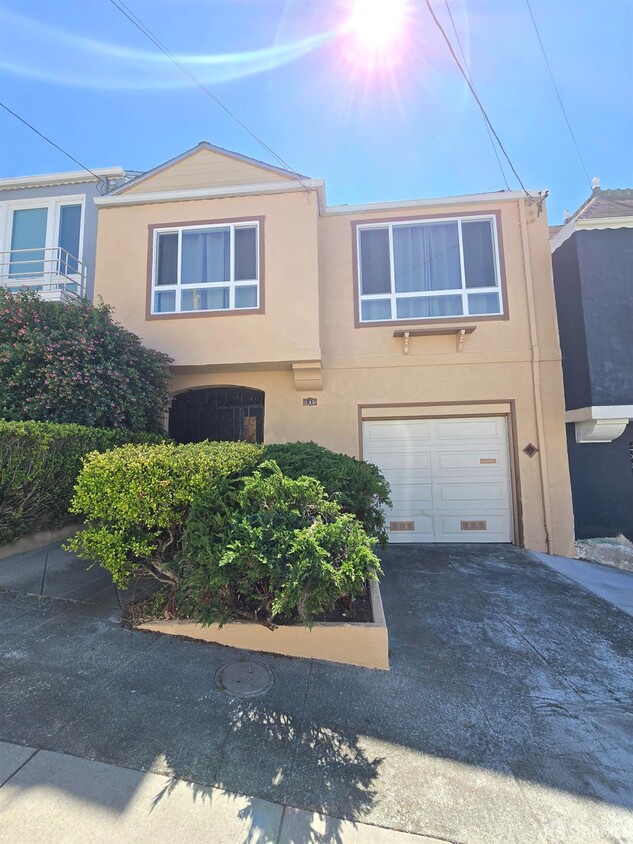 Foto principal - 135 Maddux Ave