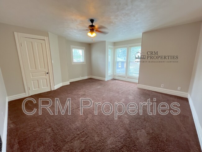 Foto del edificio - 517 W Jefferson St Uppr