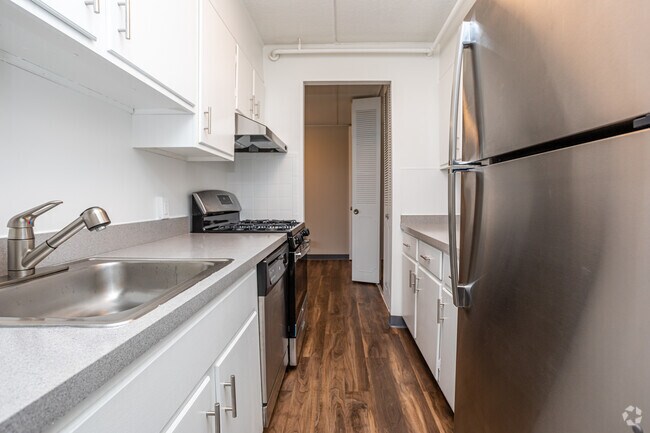 2BR, 2BA - 1,300SF - Arrive Westborough