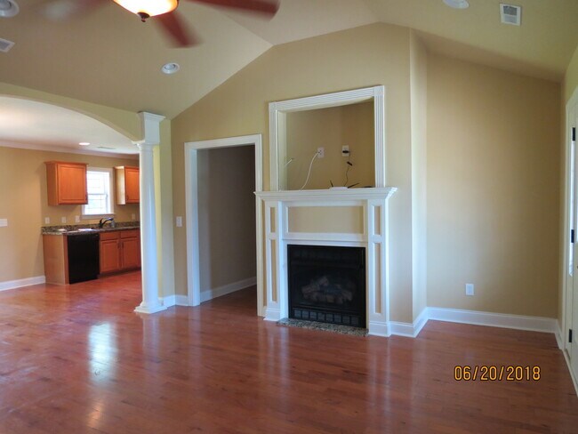 Building Photo - 5165 Ridge St.-Dalzell-Close to Shaw AFB- ...