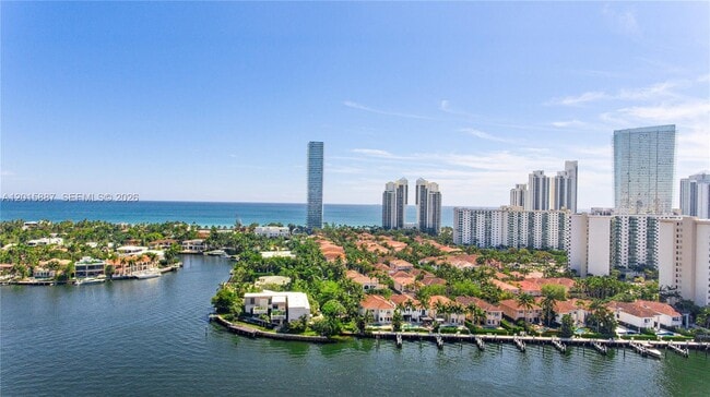 Foto del edificio - 19667 Turnberry Way