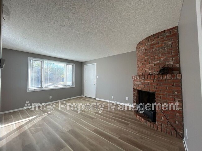 Building Photo - 515 S 2nd St