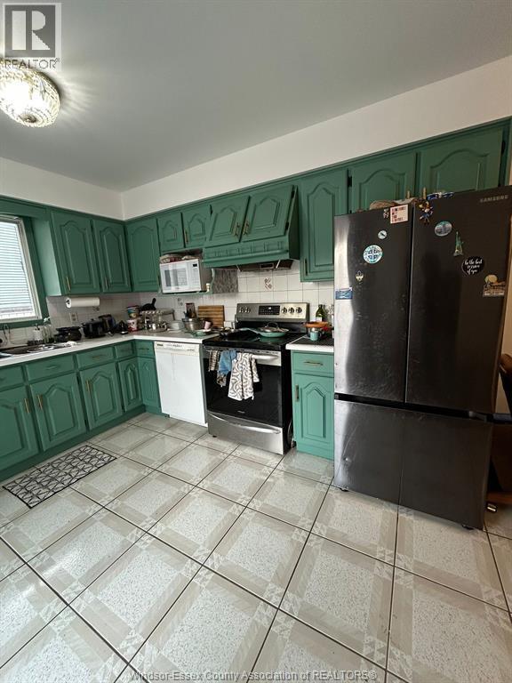 Photo du bâtiment - 8351 Kingston Cres