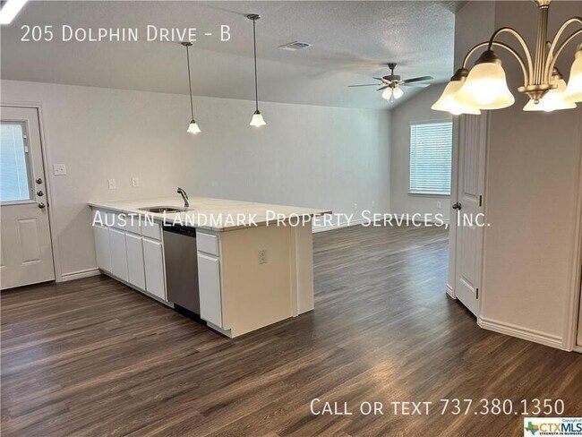 Foto del edificio - 205 Dolphin Dr