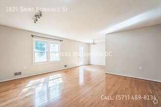 Building Photo - 1825 St Boniface St