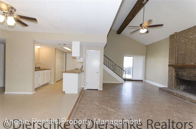 Building Photo - 2810 Sunset Dr