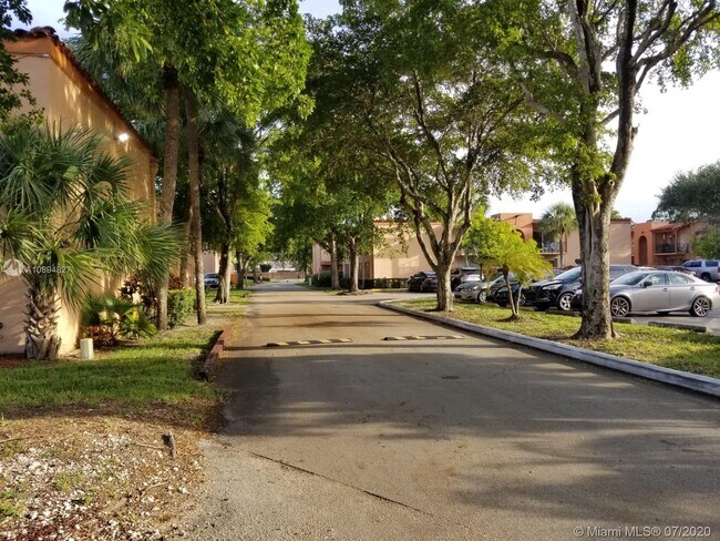Building Photo - 7231 Miami Lakes Dr