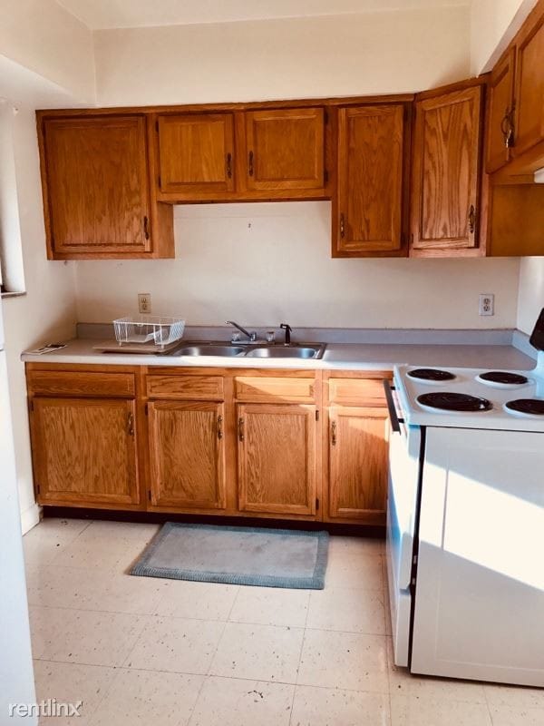 Building Photo - 2 br, 1.5 bath Apartment - 654 Walter Street