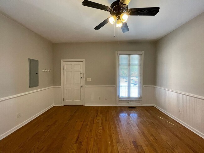 Foto del edificio - 882 Walnut St Ln