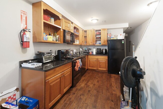 Photo - 1628 Willington St Apartment