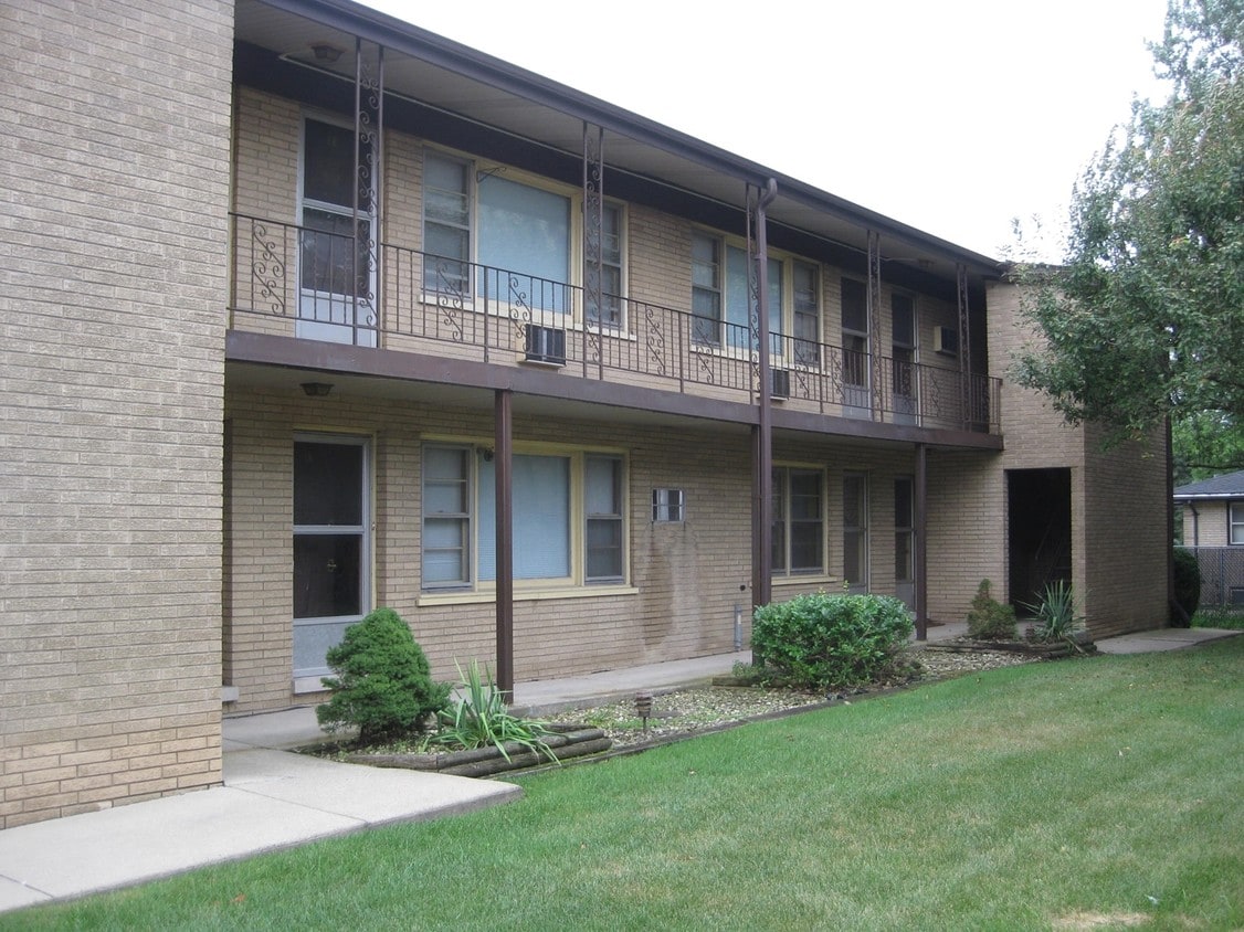 18346 Torrence Ave, Lansing, IL 60438 Apartments Lansing, IL