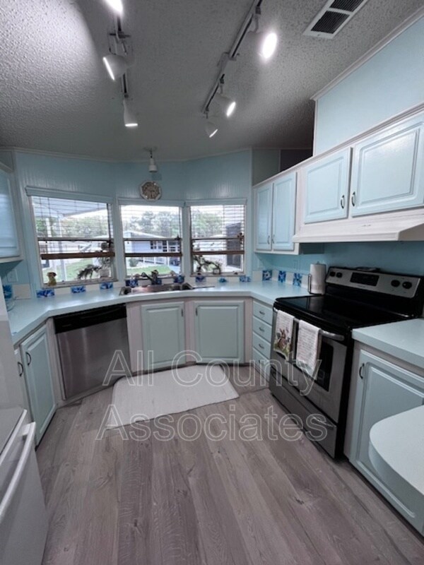 Building Photo - 8104 Cedar Creek Dr