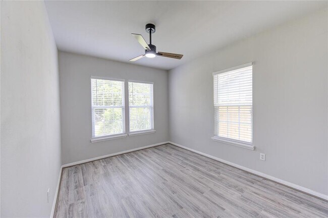 Building Photo - 3706 Tuam St