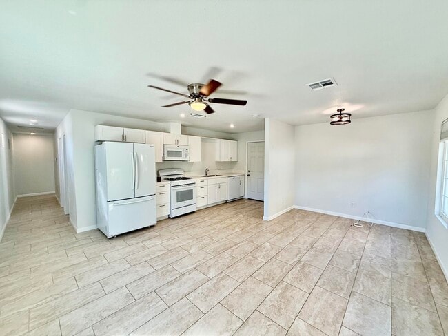 Foto del edificio - 52443 Tripoli Way