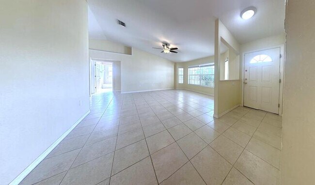 Foto del edificio - 95 White Marsh Ln