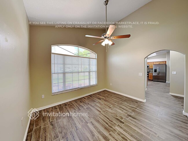 Foto del edificio - 2399 Sweetwater Blvd