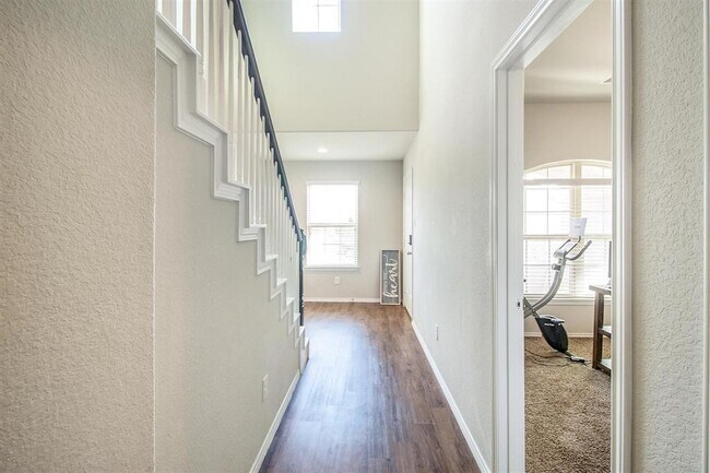 Building Photo - 5407 Dovetail Arbor Trace