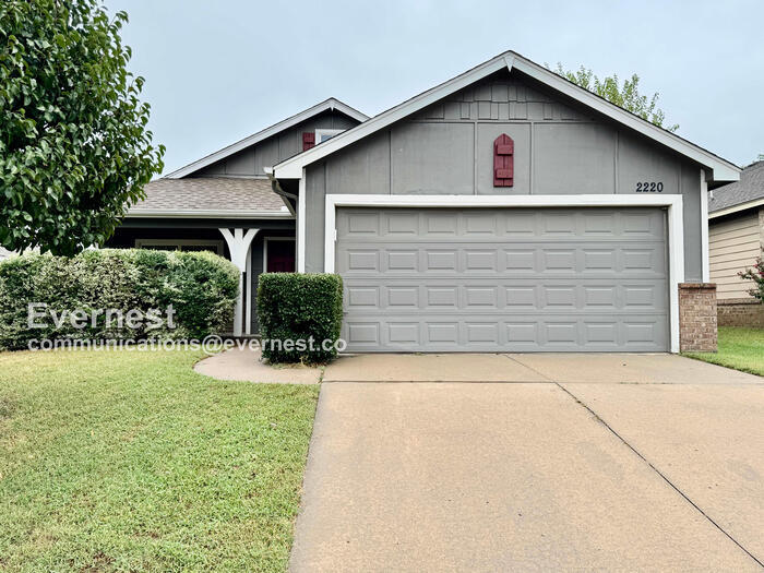 Primary Photo - 2220 E Elmira St