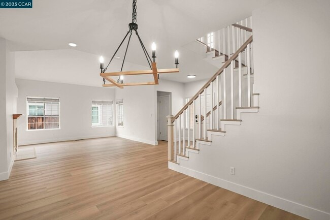 Building Photo - 903 Arrowhead Terrace