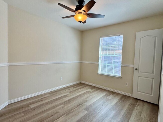 Foto del edificio - 155 Birdwell Ln