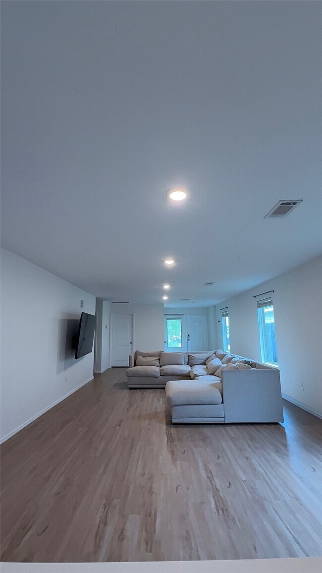 Building Photo - 17434 Cyprian Cedar Ln