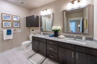 Building Photo - 30020 Creekside Ter Dr