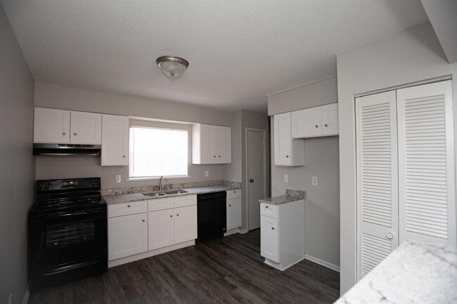 Building Photo - 2115 Scotty Ct