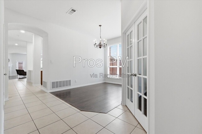 Foto del edificio - 2432 Chesterwood Dr