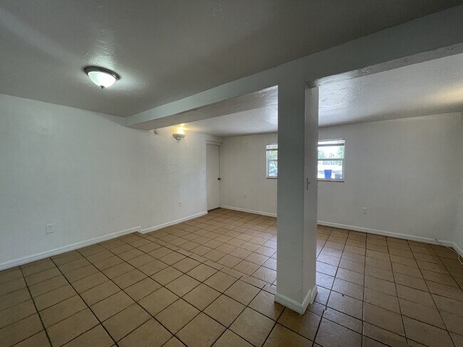 Foto del edificio - 804 NW 19th Terrace