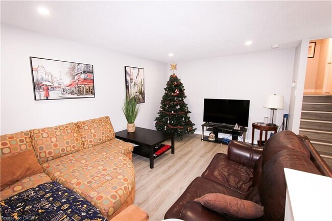 Photo du bâtiment - 67 Karen Walk