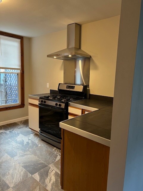 Kitchen - 75 College St