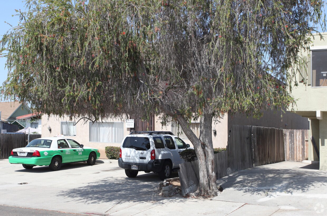 Foto del edificio - 4356 Wilson Ave